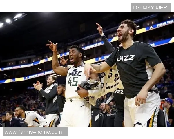 开拓者与爵士激战正酣谁能在这场对决中笑到最后